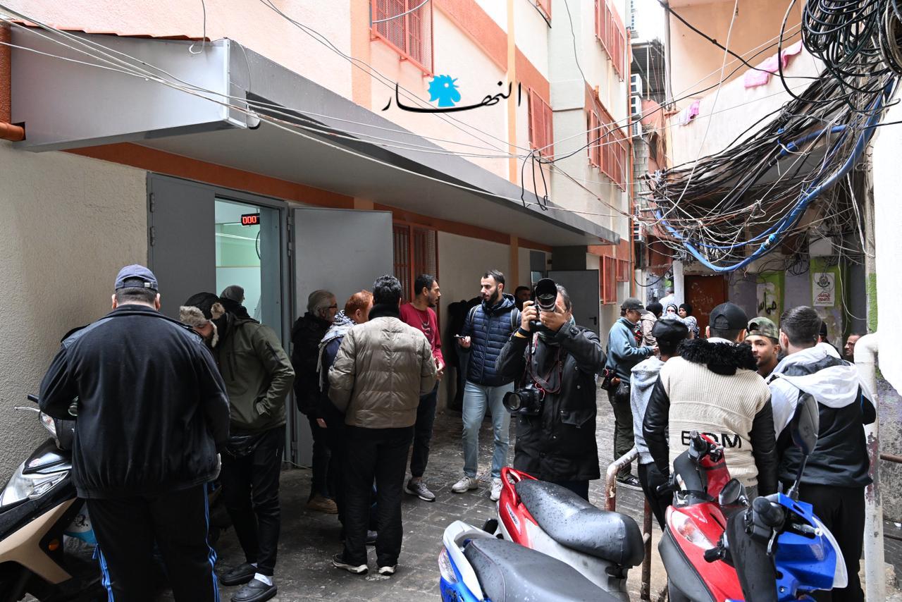 بالصور- اعتصام أمام مبنى الأونروا في برج البراجنة